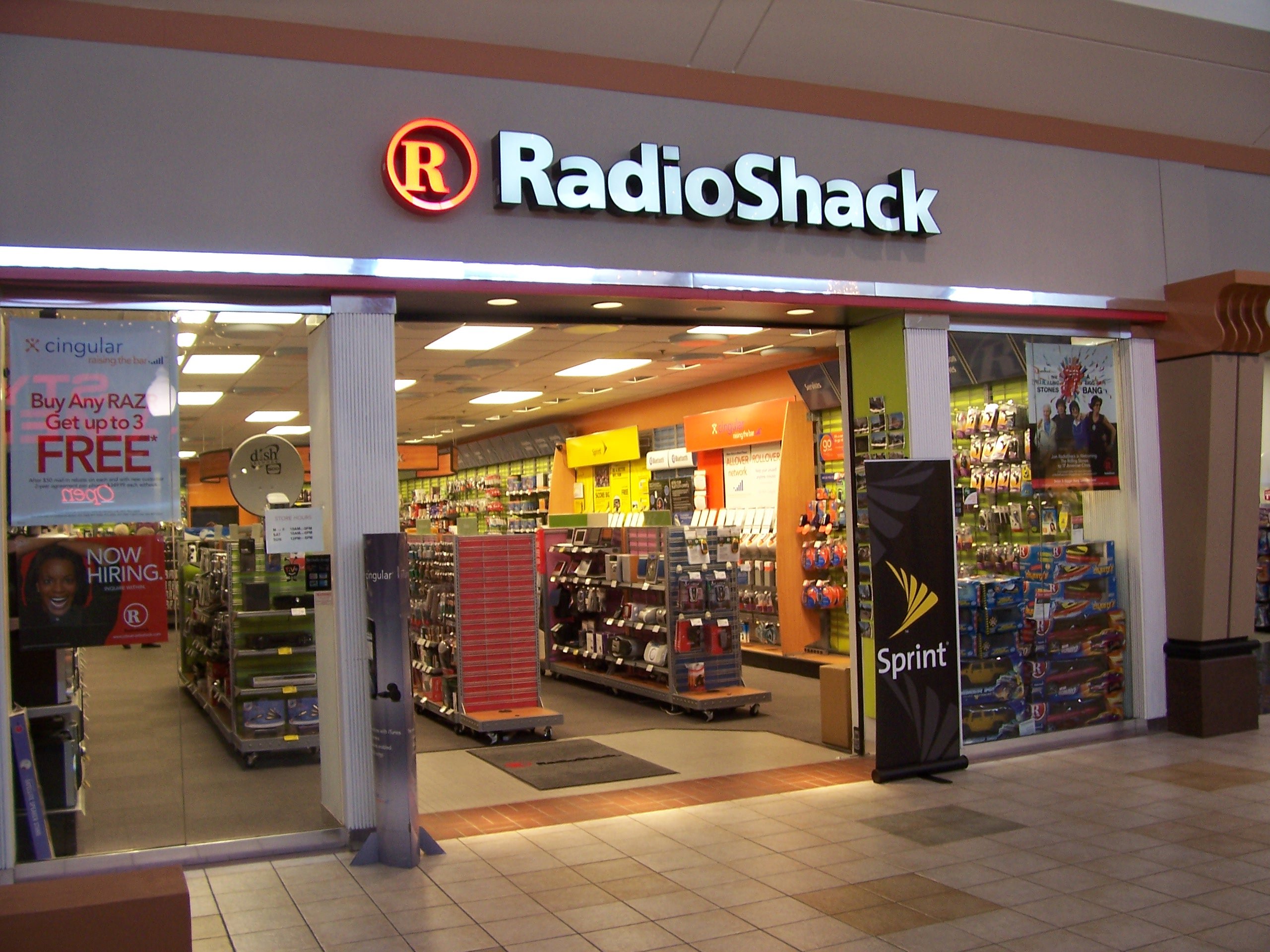 RadioShack, Retail